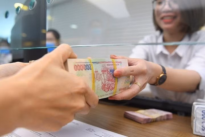 Lãi suất tiết kiệm và cho vay sẽ cùng tăng trong năm 2025.