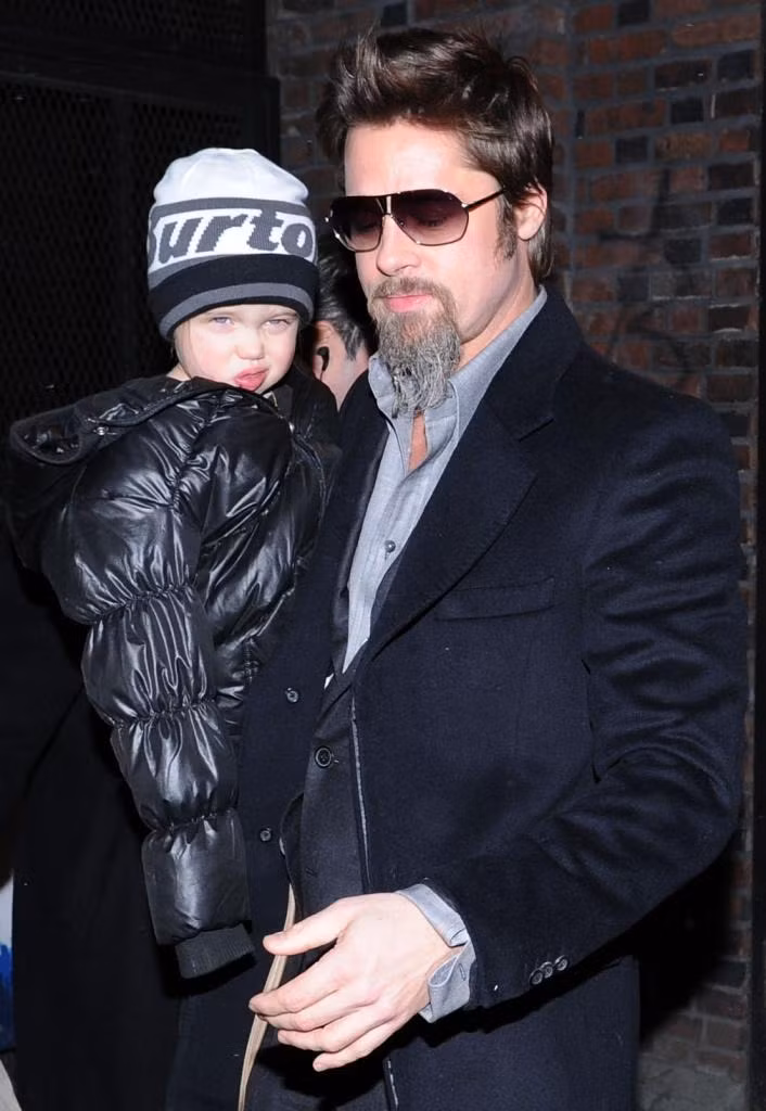 Brad Pitt từng thân thiết với 3 con ruột sau ly hôn nhưng mối quan hệ giữa họ tệ đi trong vài năm gần đây. Ảnh: Splash News.