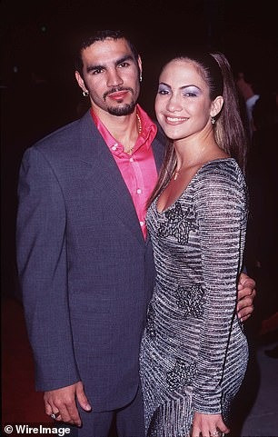 Jennifer Lopez bên chồng đầu Ojani Noa và chồng hai Cris Judd (phải). Ảnh: WireImage/Getty Images.