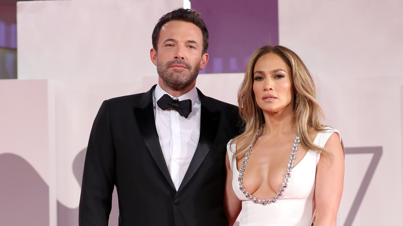 Jennifer Lopez và Ben Affleck được tin là sắp ly hôn. Ảnh: Cosmopolitan.