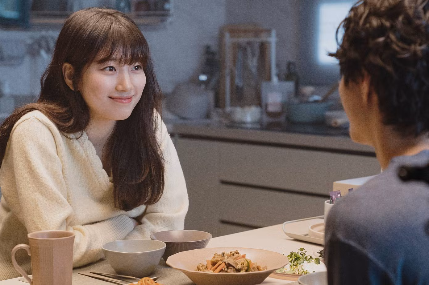 Diễn xuất của Suzy, Park Bo Gum và dàn diễn viên được khen ngợi.
