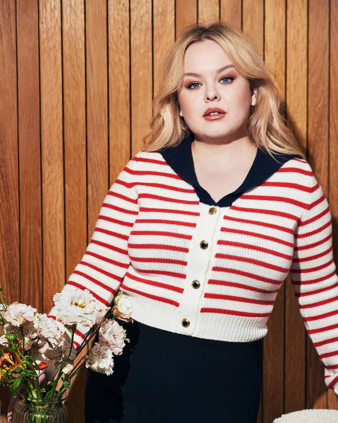 Mùa 3 của Bridgerton lên sóng thành công giúp tên tuổi của Nicola phủ sóng hơn bao giờ hết. Cô trở thành biểu tượng truyền cảm hứng cho phụ nữ tự tin vào cơ thể mình, cho họ biết rằng phụ nữ dù trong hình hài nào cũng có thể xinh đẹp và tỏa sáng. Ảnh: IG.