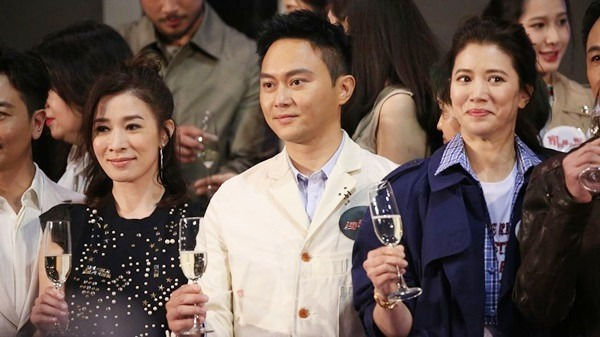 Chuyện tình 25 năm 'không sờn' của tài tử Trương Trí Lâm và vợ hoa hậu ảnh 3