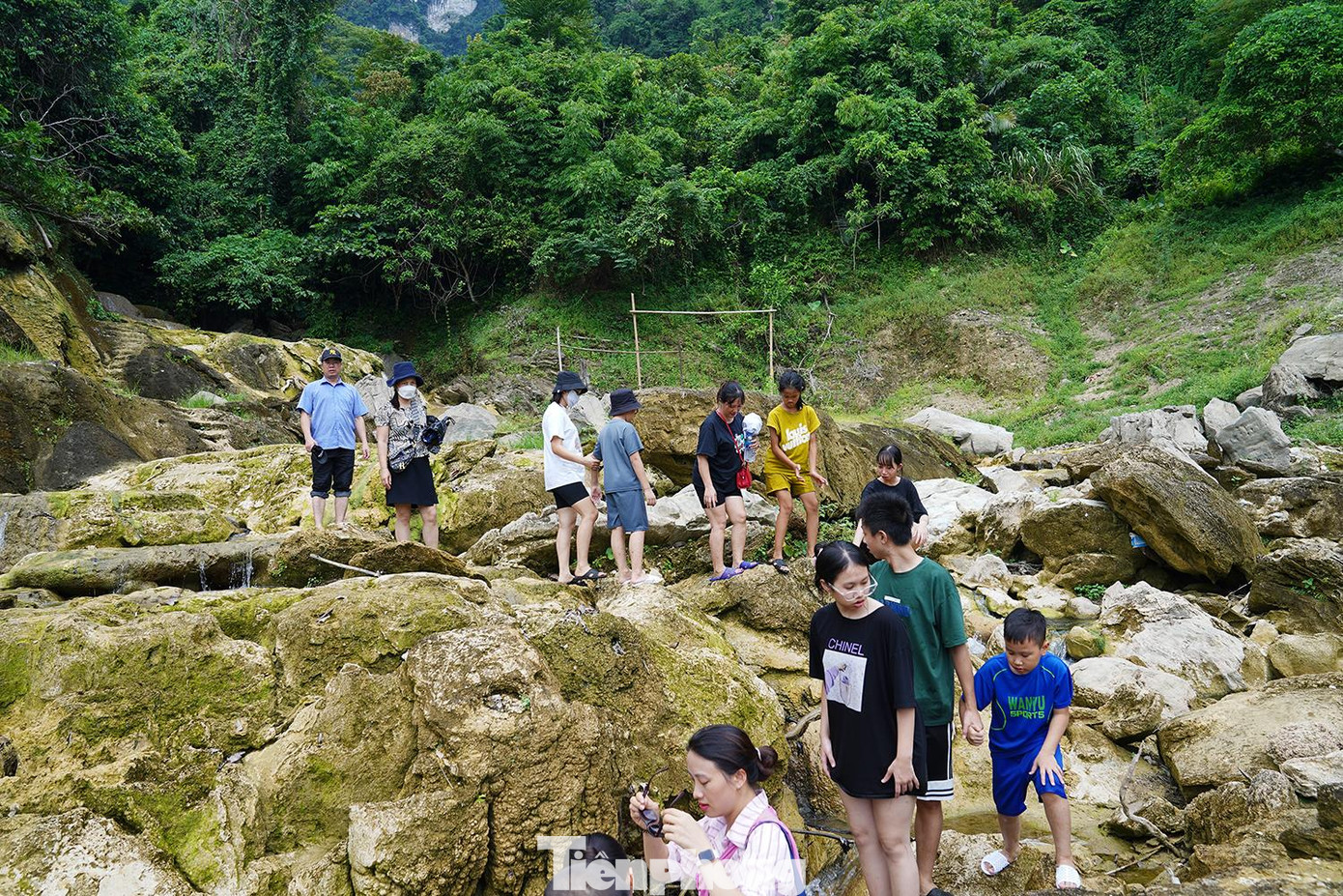 Những chuyến du lịch ở Na Hang thu hút du khách vào dịp nghỉ lễ 2/9.