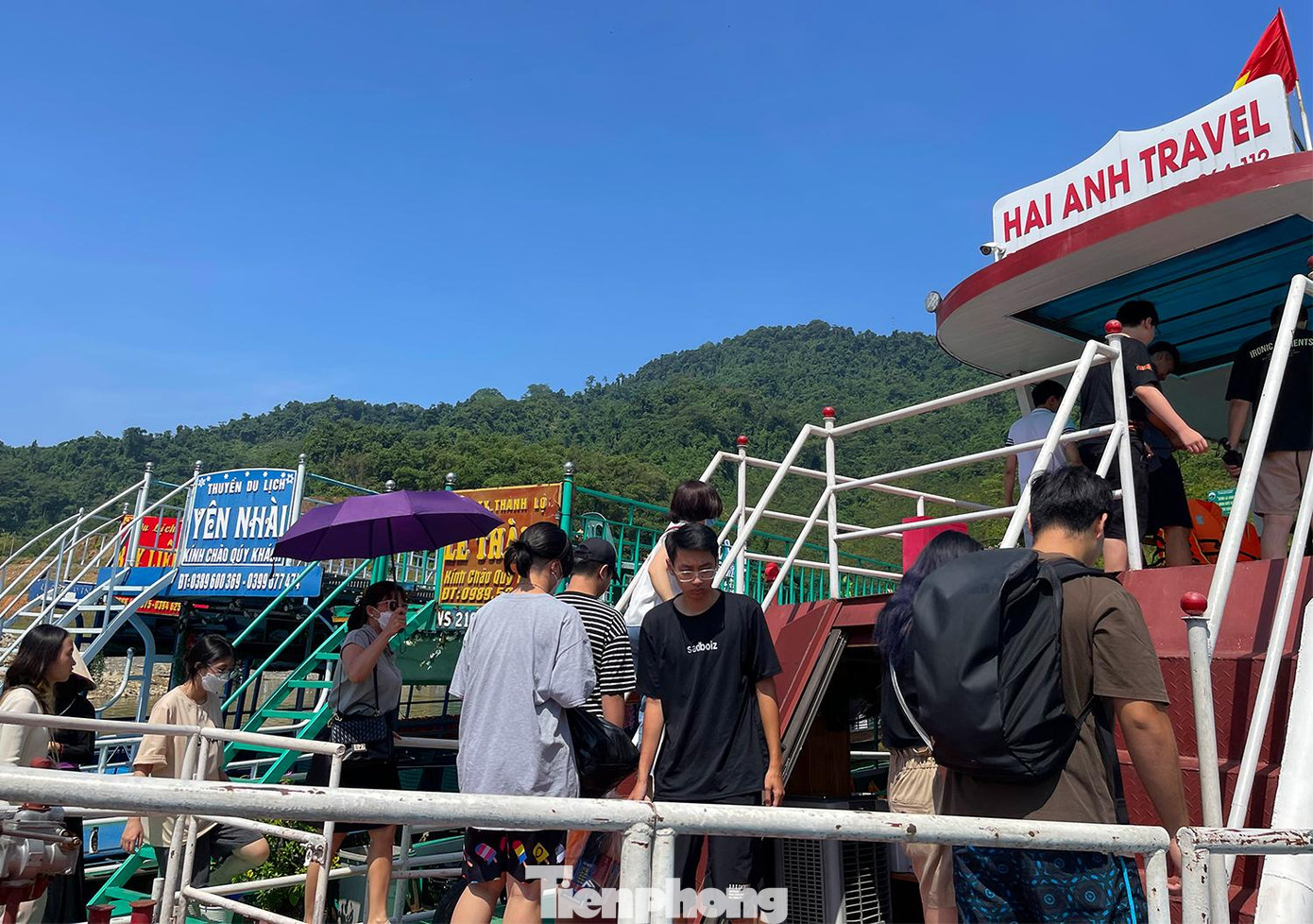 Bến thủy hồ sinh thái Na Hang vào dịp nghỉ lễ 2/9 tấp nập du khách tham quan khu vực lòng hồ thủy điện Na Hang.