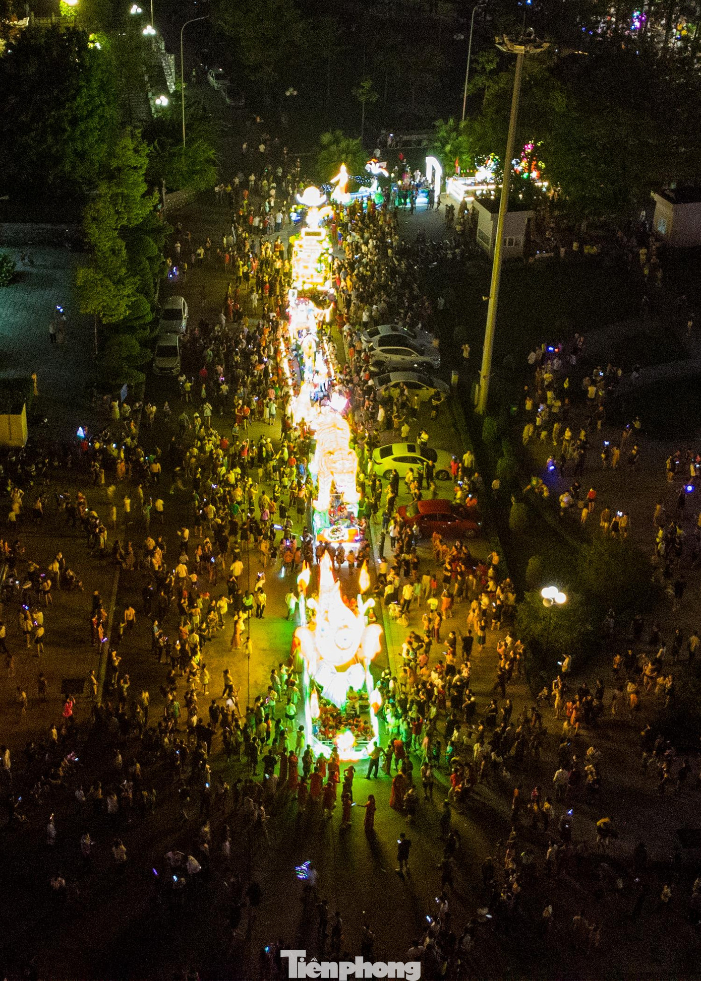 Lễ hội năm nay có sự tham gia của một số địa phương nước ngoài có quan hệ hợp tác với Việt Nam như Hàn Quốc, Nhật Bản, Lào, Thái Lan…