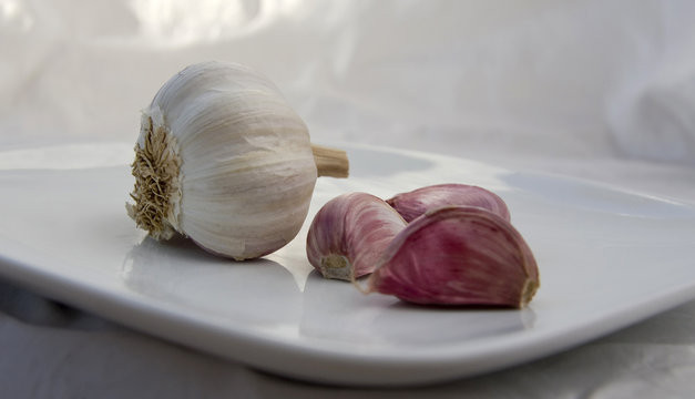 Tỏi cũng có thể giúp “cầm” tiêu chảy. Tỏi cũng có thể giúp “cầm” tiêu chảy.