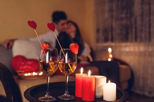 Một bữa ăn thịnh soạn với ánh nến lung linh hay giường nệm thơm ngát thoang thoảng mùi tinh dầu không đảm bảo cho một cuộc 'yêu' mãnh liệt. Một bữa ăn thịnh soạn với ánh nến lung linh hay giường nệm thơm ngát thoang thoảng mùi tinh dầu không đảm bảo cho một cuộc 'yêu' mãnh liệt.