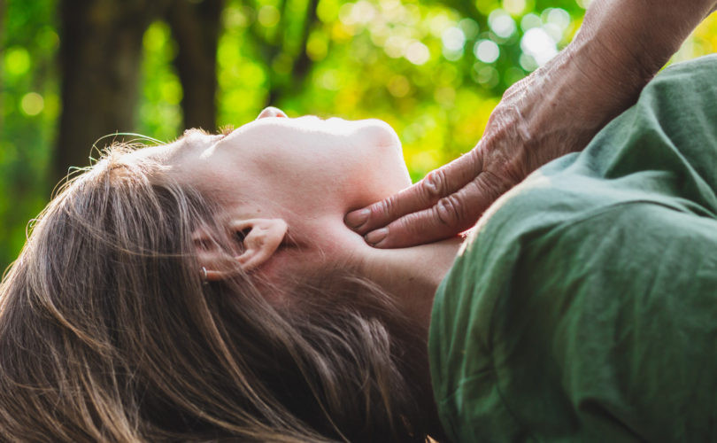 Sơ cứu nạn nhân ngạt khói (Ảnh mang tính minh họa).