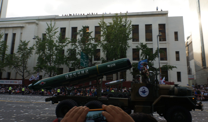 Xe chở tên lửa. Ảnh: T.Đ