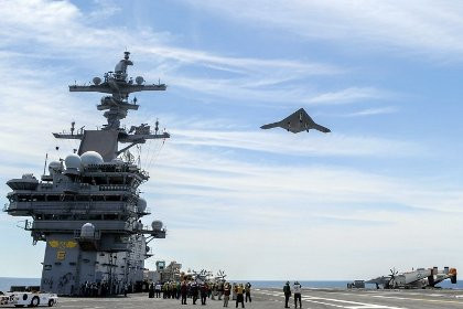 UAV lần đầu cất cánh từ tàu sân bay