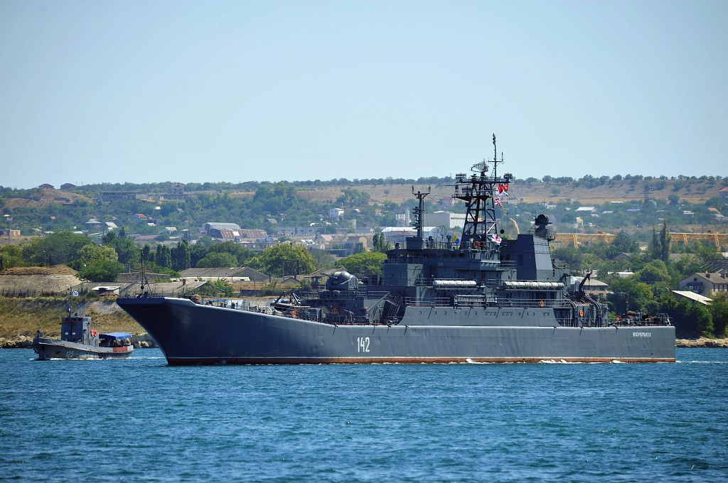 Tàu đổ bộ cỡ lớn Novocherkassk . Tàu đổ bộ cỡ lớn Novocherkassk