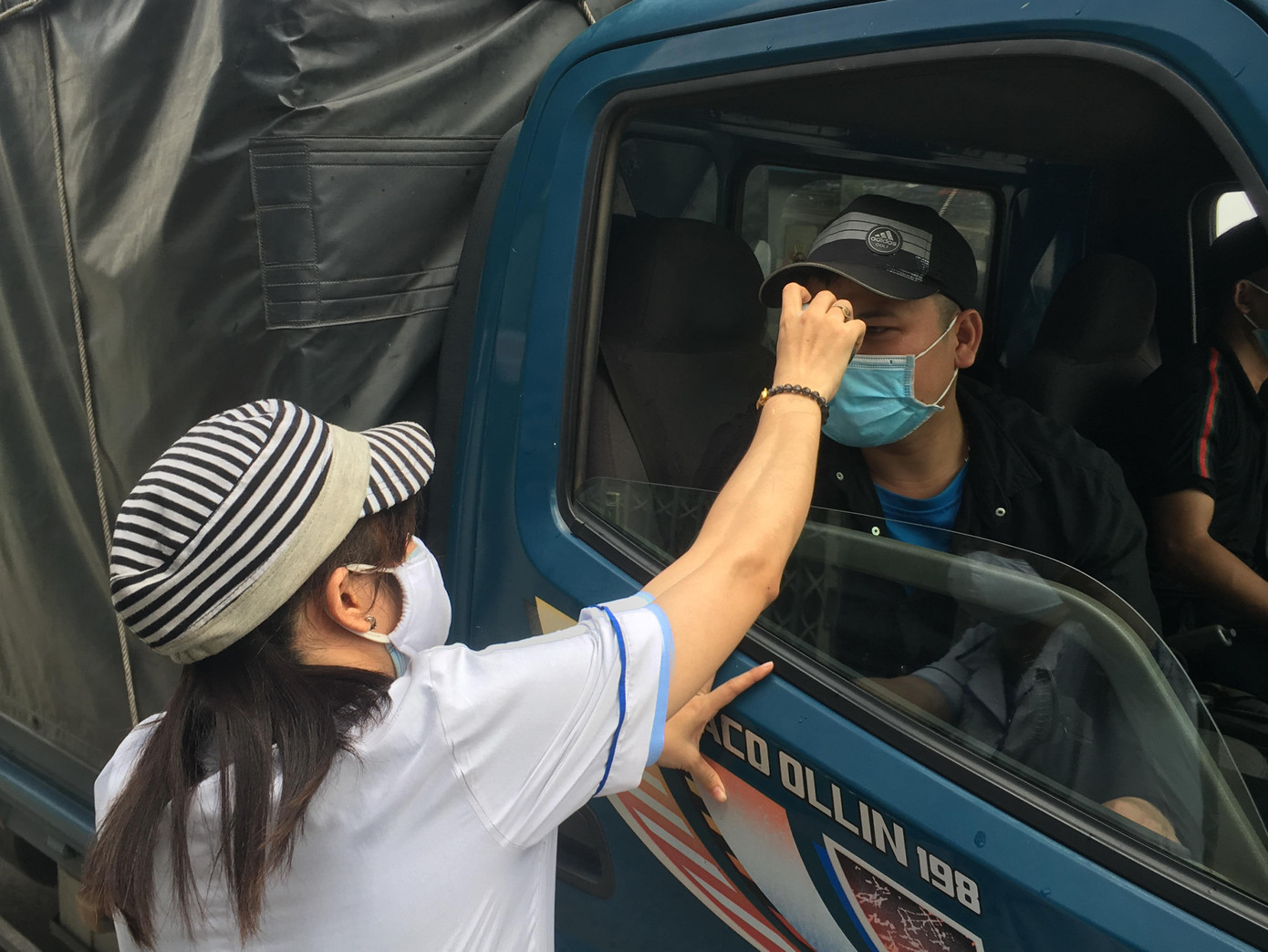 Kiểm tra y tế đối với người từ TP HCM vào địa phận tỉnh Đồng Nai Kiểm tra y tế đối với người từ TP HCM vào địa phận tỉnh Đồng Nai