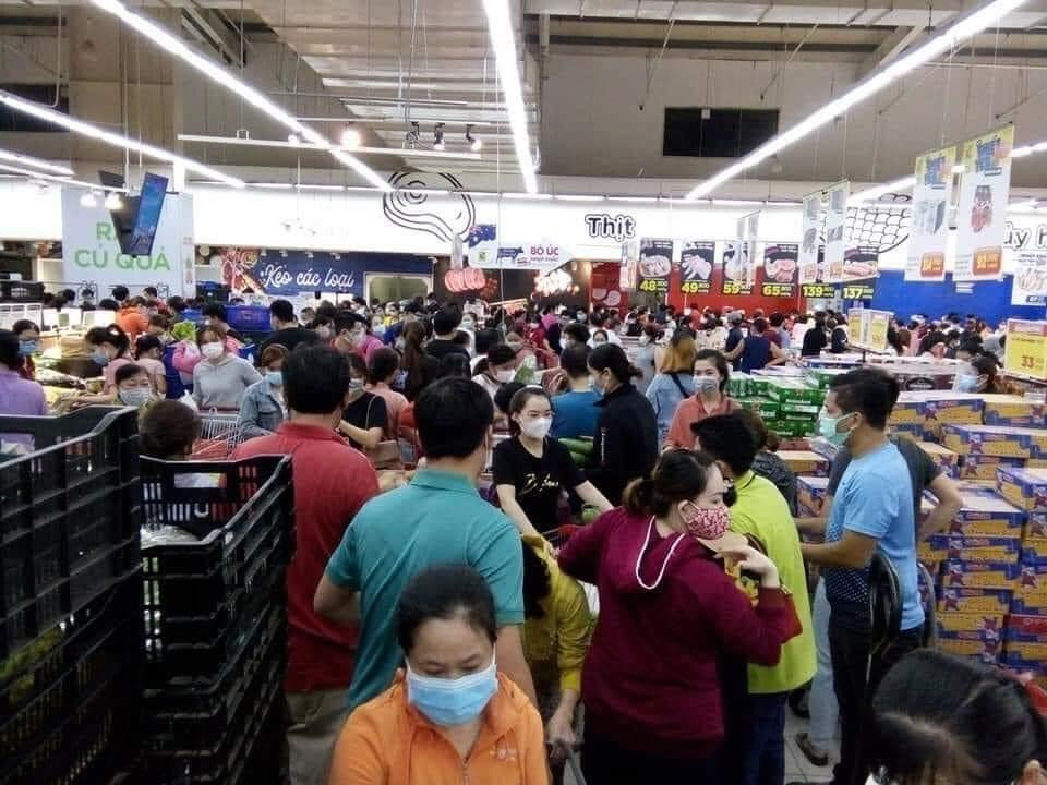 Siêu thị ken cứng người ngày cuối tuần ở Biên Hoà