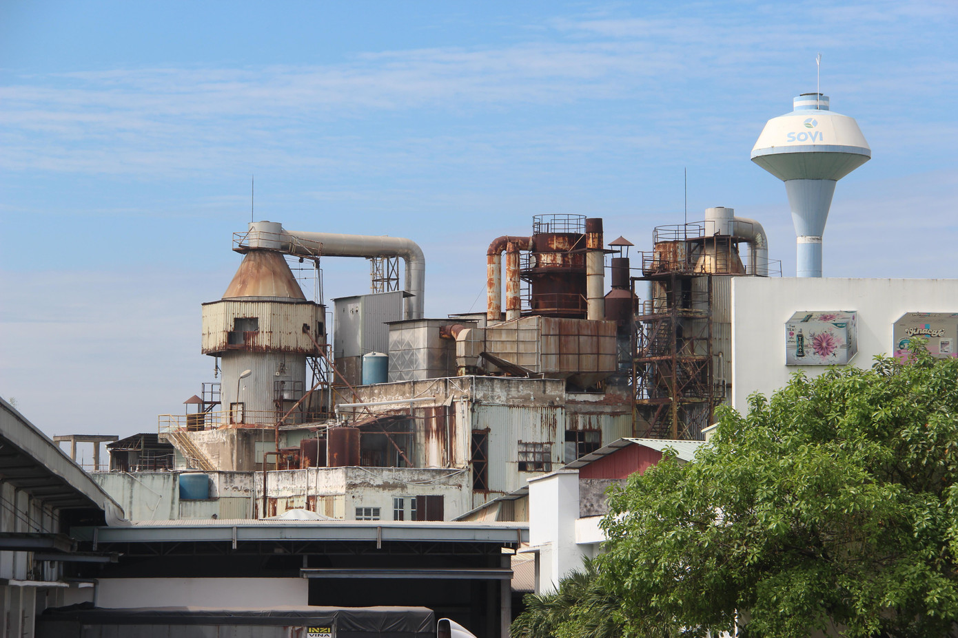 Một nhà máy đã quá cũ kỹ, Một nhà máy đã quá cũ kỹ,