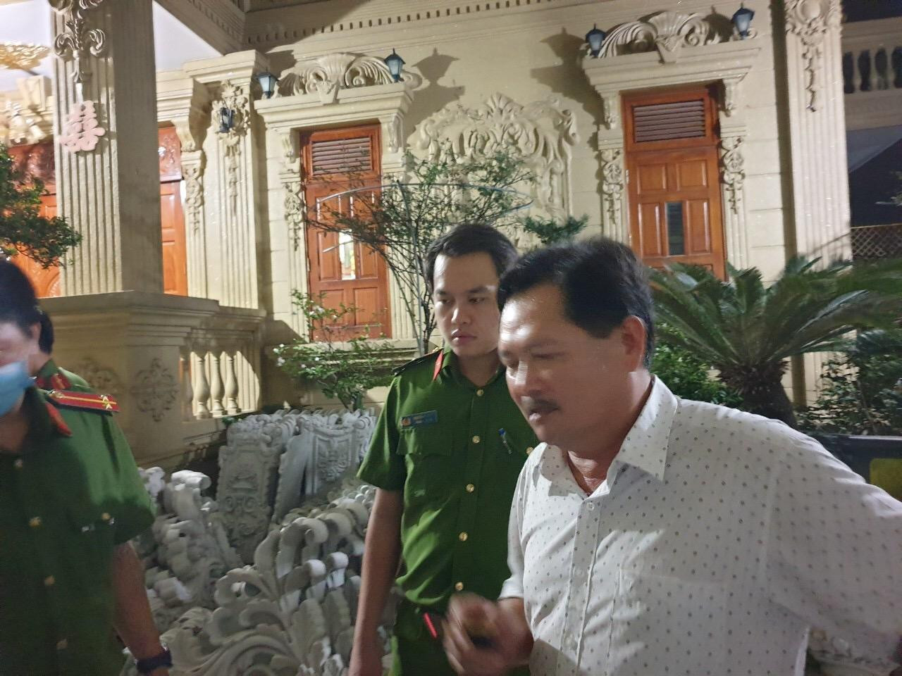 ông chủ biệt thự dát vàng Thiện Soi bị bắt trước đó ông chủ biệt thự dát vàng Thiện Soi bị bắt trước đó