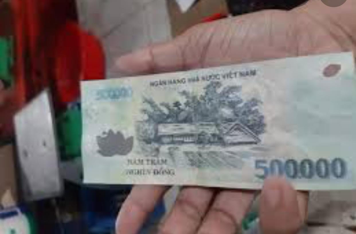 Tiền giả mà các đối tượng tiêu thụ bị công an phát hiện