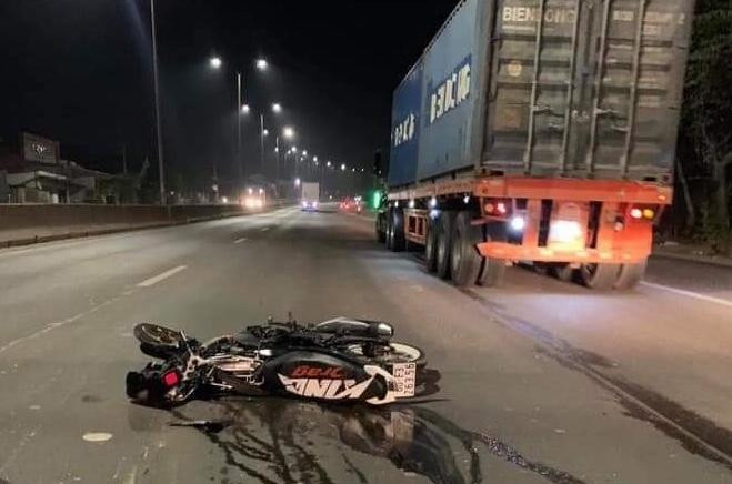 Vụ tai nạn làm 2 người tử vong tối 6/4 Vụ tai nạn làm 2 người tử vong tối 6/4