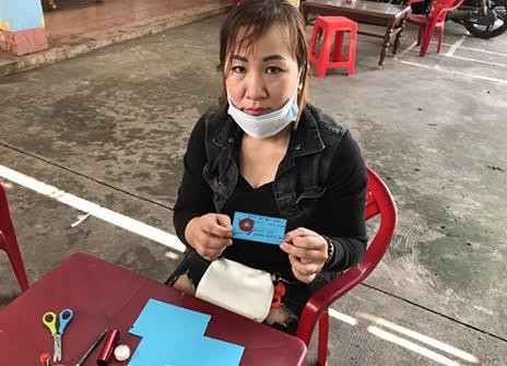 Đối tượng Lan làm giả thẻ tổ công tác phòng chống dịch