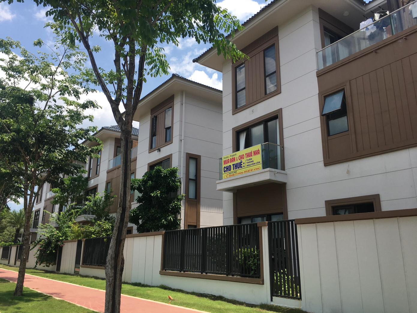 Khu đô thi sinh du lịch sinh thái Đại Phước do DIC làm chủ đầu tư có quy mô hơn 464 ha tọa lạc tại cù lao Ông cồn Dự án được khởi công từ năm 2005, với tổng vốn đầu tư hơn 7.500 tỷ đồng.