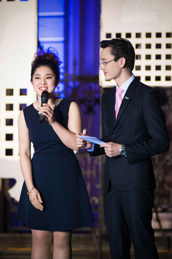 Á hậu Thụy Vân và hơn 1 tỷ người cùng tắt đèn ảnh 8