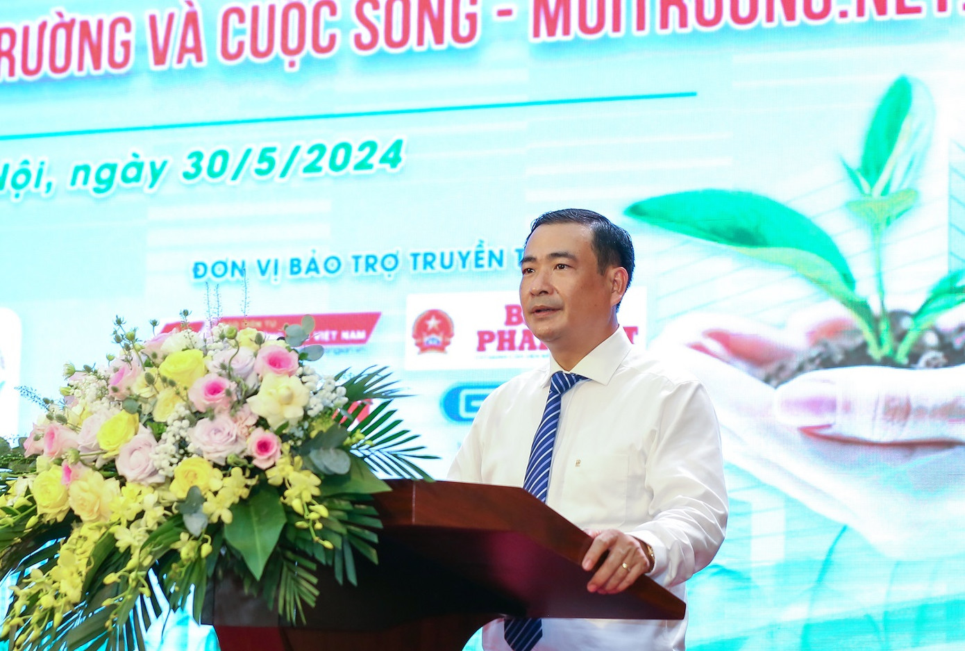 Ông Nguyễn Văn Toàn - Bí thư Chi bộ, Tổng biên tập Tạp chí Môi trường và Cuộc sống phát biểu tại chương trình Ông Nguyễn Văn Toàn - Bí thư Chi bộ, Tổng biên tập Tạp chí Môi trường và Cuộc sống phát biểu tại chương trình