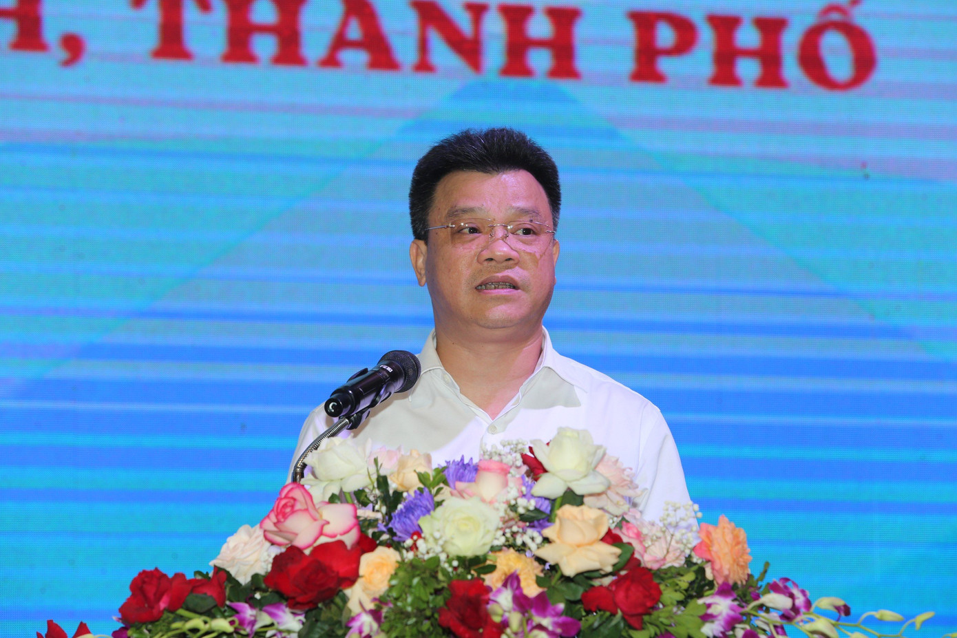 Ông Lê Kim Thành, Phó chủ tịch chuyên trách Ủy ban ATGT Quốc gia phát biểu tại hội nghị tập huấn Ông Lê Kim Thành, Phó chủ tịch chuyên trách Ủy ban ATGT Quốc gia phát biểu tại hội nghị tập huấn