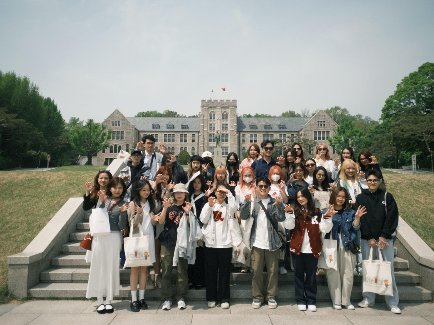 Sinh viên trường Đại học FPT cơ sở Hà Nội giao lưu tại trường đối tác Đại học Korea