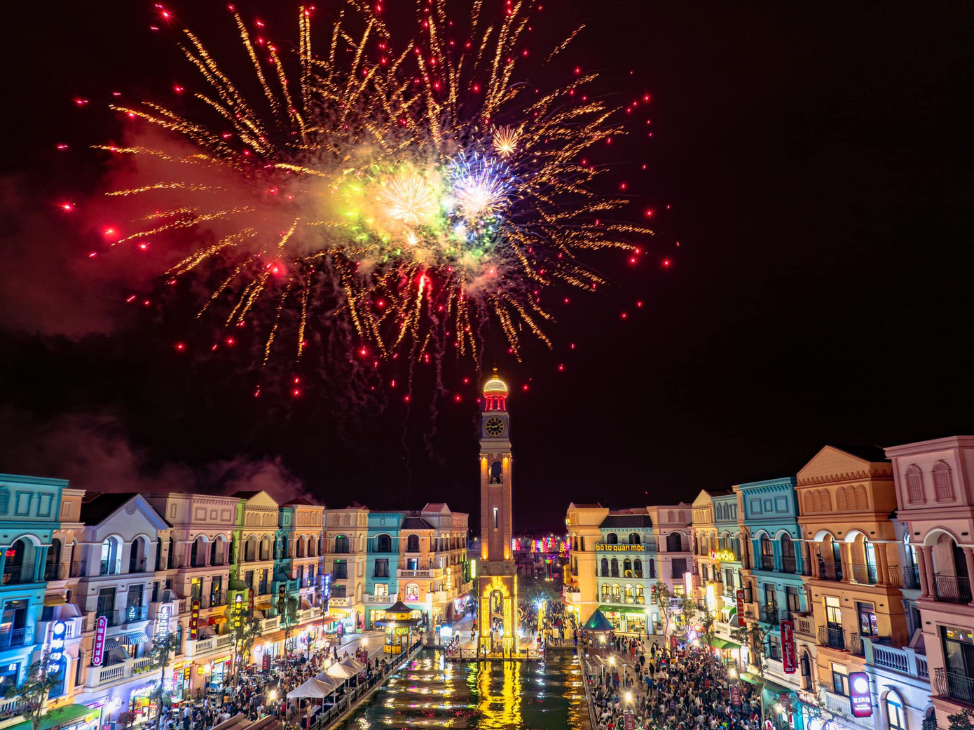 Những hoạt động đặc sắc liên tục được tổ chức tại Grand World đã thu hút hàng vạn du khách tham gia Những hoạt động đặc sắc liên tục được tổ chức tại Grand World đã thu hút hàng vạn du khách tham gia