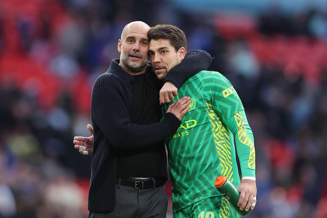 Guardiola đặt niềm tin vào Stefan Ortega (Ảnh: Catherine Ivill - AMA) Guardiola đặt niềm tin vào Stefan Ortega (Ảnh: Catherine Ivill - AMA)