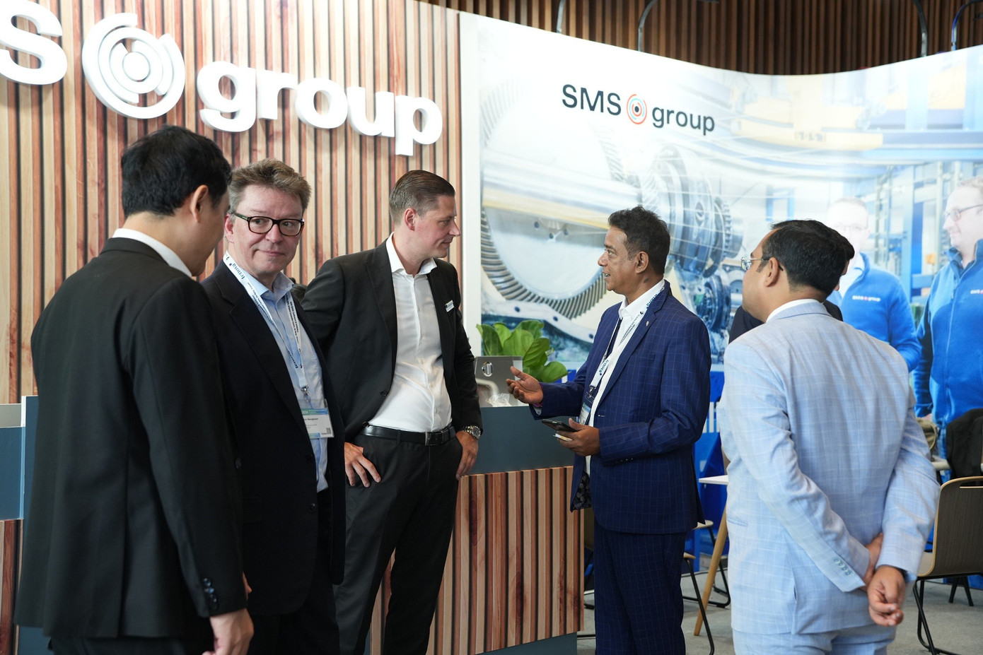 Đại diện các DN lớn ngành thép gặp gỡ trao đổi tại hội nghị Đại diện các DN lớn ngành thép gặp gỡ trao đổi tại hội nghị