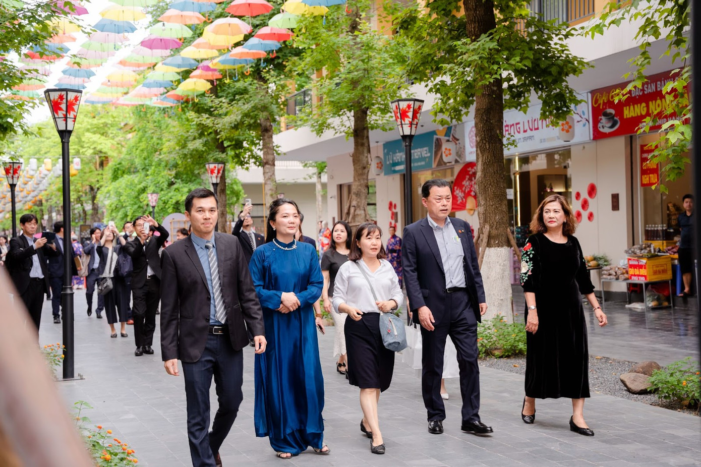 Phố đi bộ Lynn Times Thanh Thủy chào đón Thống đốc tỉnh Shimane và đoàn công tác Nhật Bản trong tiết trời dịu mát