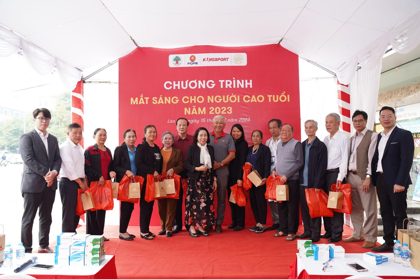 Đại sứ thương hiệu Tùng Yuki đồng hành cùng KingSport trong chuỗi hoạt động vì người cao tuổi