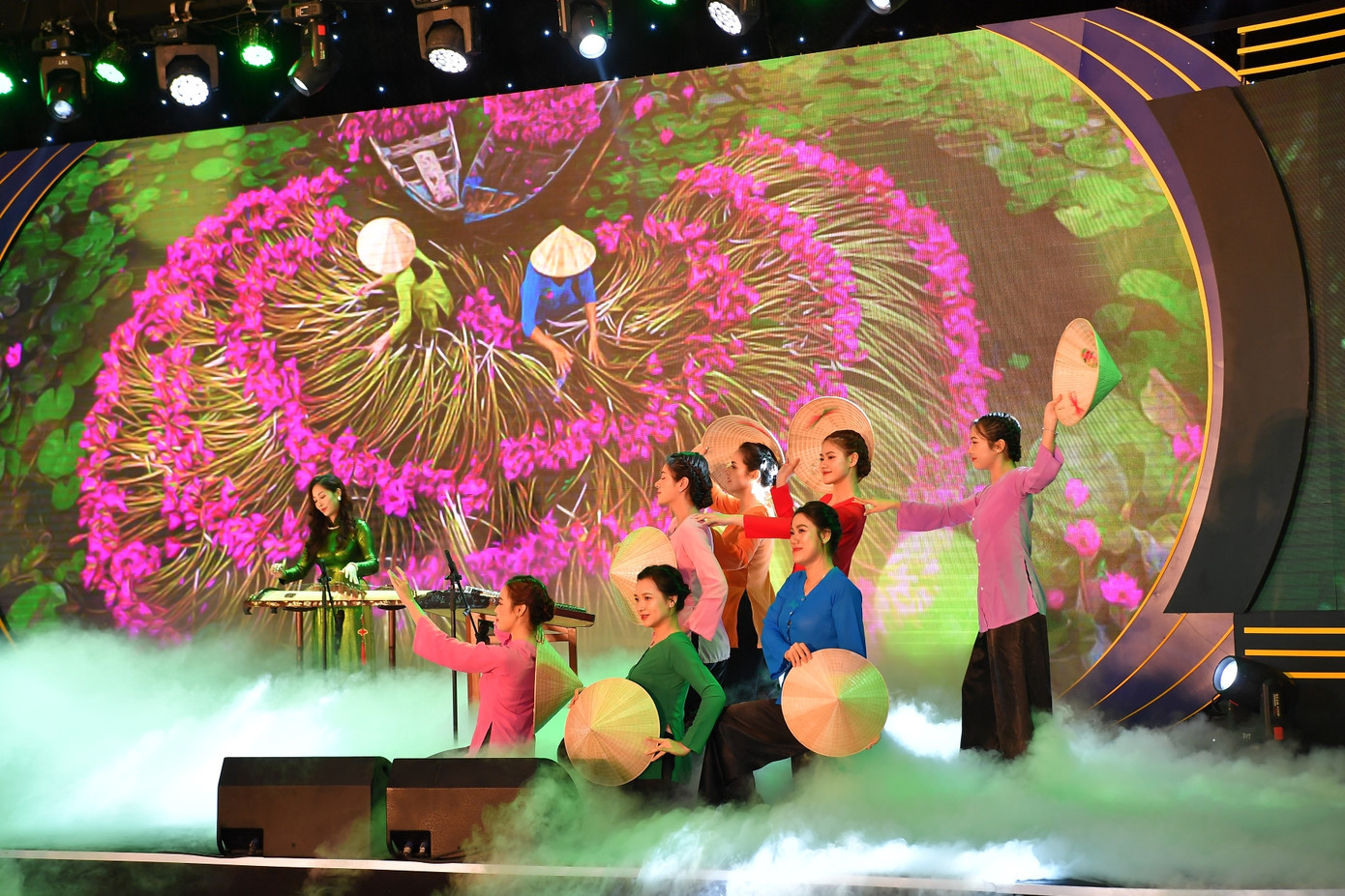 Tiết mục hoà tấu “Giai điệu quê hương” do Vietcombank Chi nhánh Thủ Đức biểu diễn tại sự kiện. Tiết mục đạt giải Khuyến khích Cuộc thi Tài năng Banker