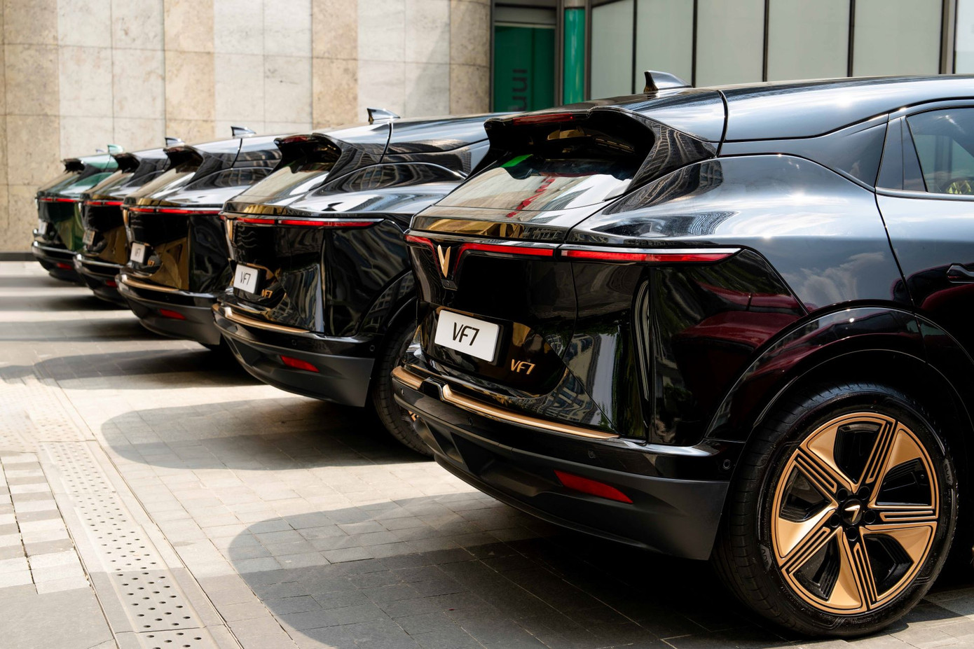 VF 7 Hỏa Long Độc Bản có giá nhỉnh hơn phiên bản VF 7 Plus tiêu chuẩn 6,8 triệu đồng.