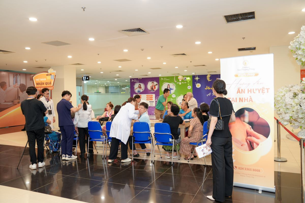 CLB Sống Vui - Khỏe nhận được sự ủng hộ nồng nhiệt của các cư dân lớn tuổi, đặc biệt là qua các hội thảo, khóa hướng dẫn chăm sóc sức khỏe tại nhà