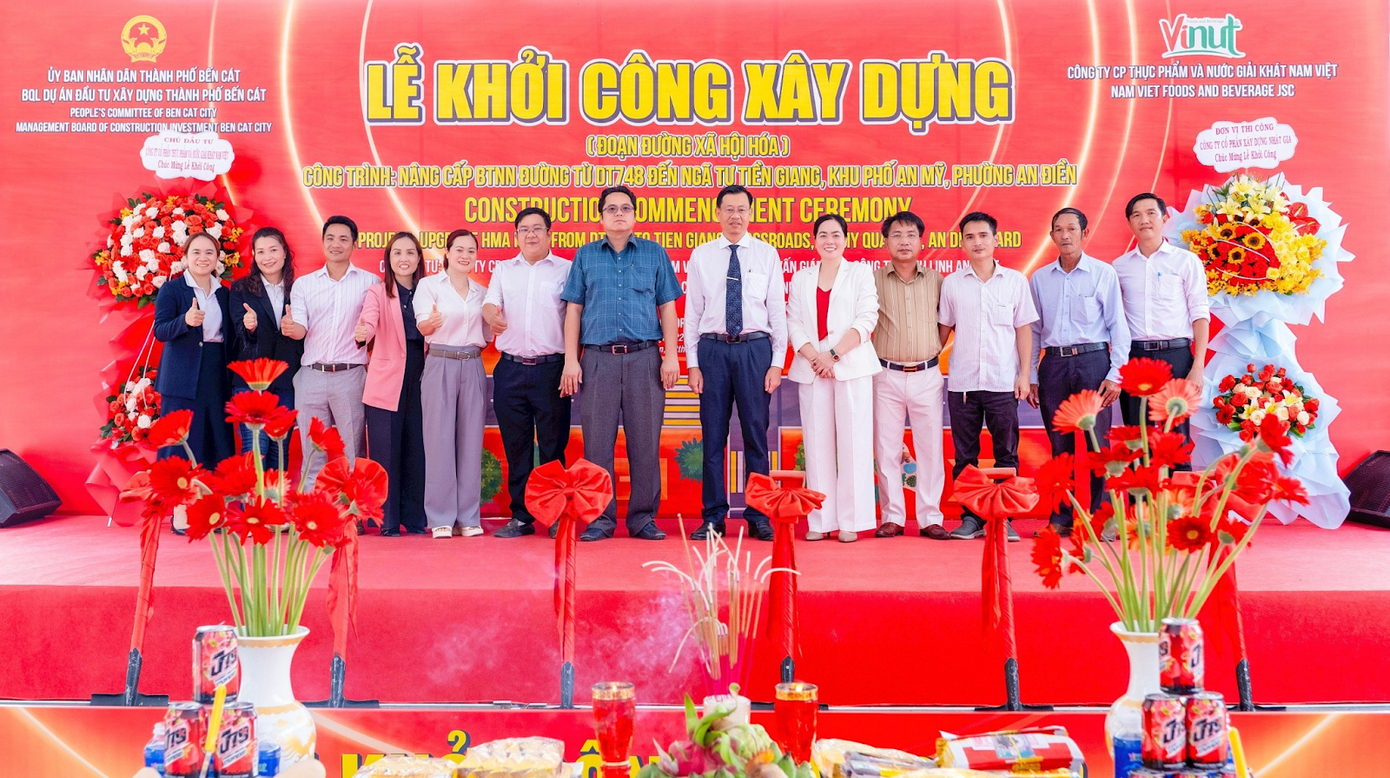 Lễ khởi công xây dựng đoạn đường xã hội hóa giữa UBND Thành phố Bến Cát và Công ty cổ phần Thực phẩm & Nước giải khát Nam Việt - Ảnh: VINUT Lễ khởi công xây dựng đoạn đường xã hội hóa giữa UBND Thành phố Bến Cát và Công ty cổ phần Thực phẩm & Nước giải khát Nam Việt - Ảnh: VINUT