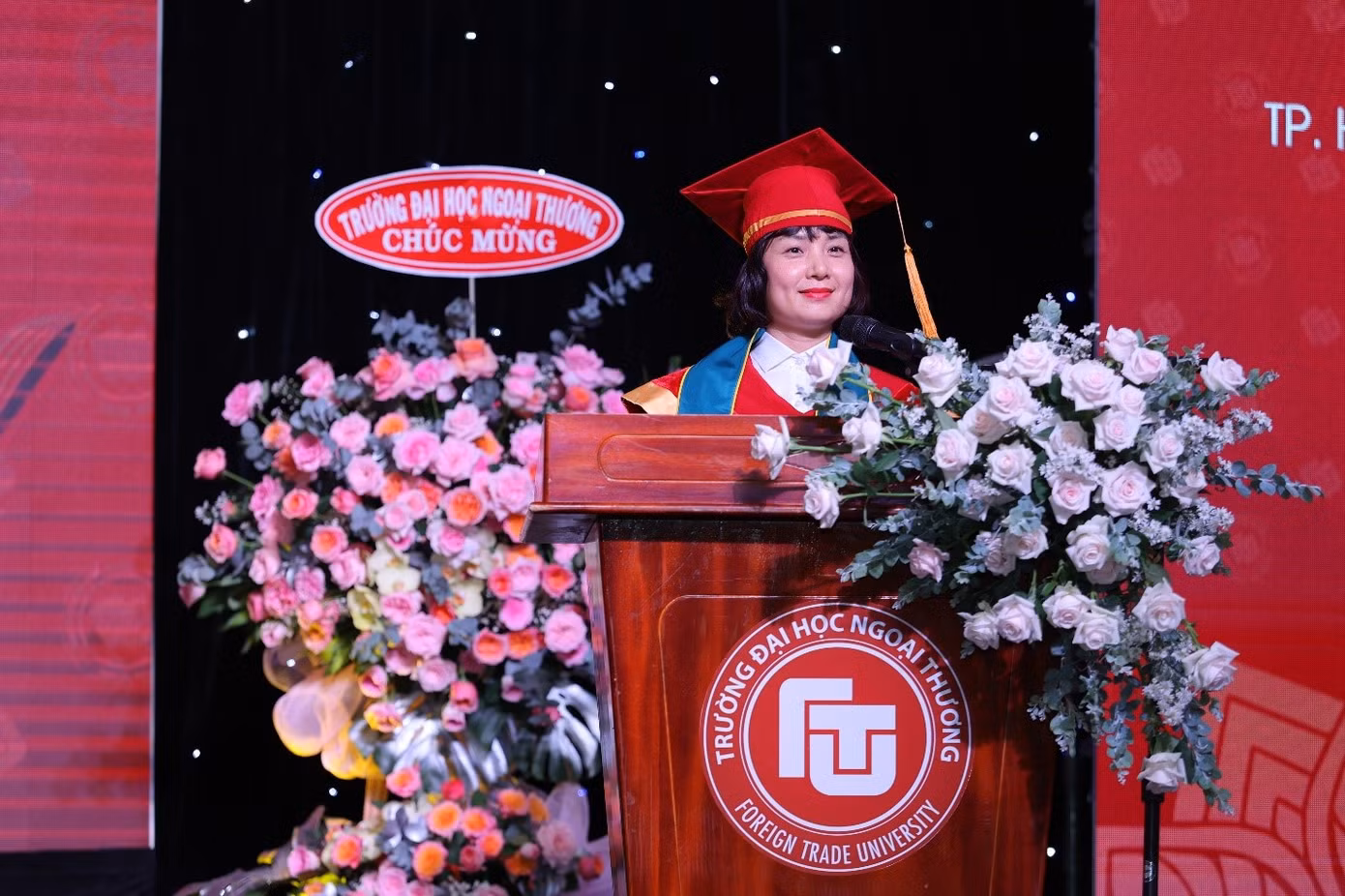 PGS, TS Phạm Thu Hương – Thường vụ Đảng ủy, Phó Hiệu trưởng Nhà trường phát biểu tại buổi Lễ. PGS, TS Phạm Thu Hương – Thường vụ Đảng ủy, Phó Hiệu trưởng Nhà trường phát biểu tại buổi Lễ.