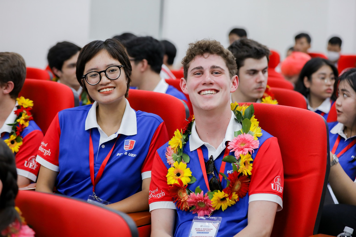 Giao lưu và học tập cùng sinh viên quốc tế giúp cải thiện kỹ năng ngoại ngữ