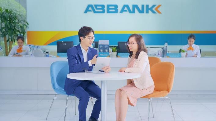 ABBANK đẩy mạnh chiến lược phát triển mảng ngân hàng bán lẻ ABBANK đẩy mạnh chiến lược phát triển mảng ngân hàng bán lẻ