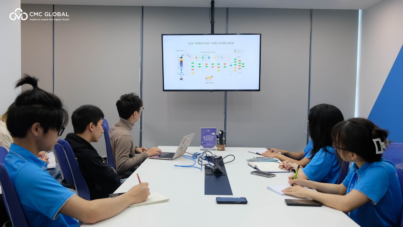 Sinh viên trường Đại học CMC tham gia chương trình Internship day - Ngày thực tập tại Công ty CMC Global Sinh viên trường Đại học CMC tham gia chương trình Internship day - Ngày thực tập tại Công ty CMC Global
