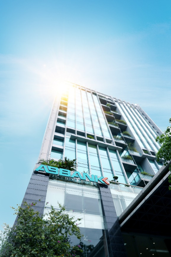 Năm 2024, ABBANK tập trung nguồn lực triển khai Dự án trọng điểm “Làm mới Chiến lược Ngân hàng” cùng với đối tác McKinsey với hàng loạt các dự án/sáng kiến nâng cao hiệu quả kinh doanh Năm 2024, ABBANK tập trung nguồn lực triển khai Dự án trọng điểm “Làm mới Chiến lược Ngân hàng” cùng với đối tác McKinsey với hàng loạt các dự án/sáng kiến nâng cao hiệu quả kinh doanh