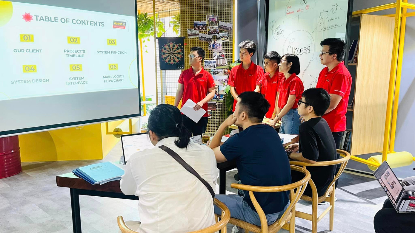 Sinh viên cần làm tối thiểu 2 dự án trong quá trình học (Ảnh chụp buổi bảo vệ Dự án tại Aptech cơ sở 19 Lê Thanh Nghị). Sinh viên cần làm tối thiểu 2 dự án trong quá trình học (Ảnh chụp buổi bảo vệ Dự án tại Aptech cơ sở 19 Lê Thanh Nghị).