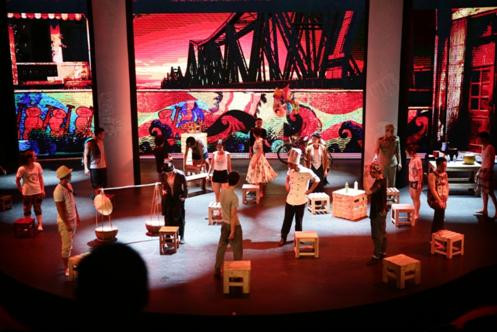 Đạo diễn Phạm Hoàng Nam: “Nghệ thuật gì cũng cần hướng tới cảm xúc của khán giả” ảnh 2