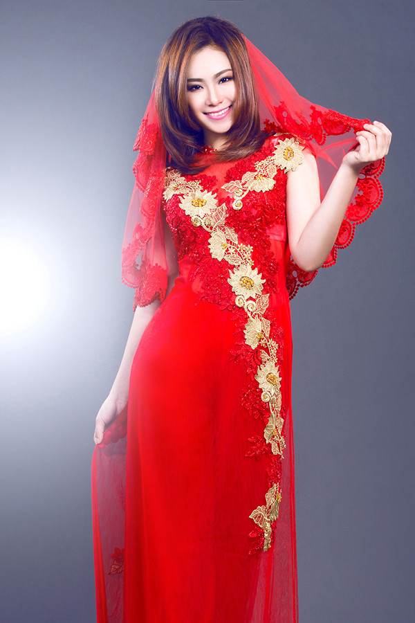 Lương Bích Hữu mặc áo dài xóa mác 'thảm họa' ảnh 3