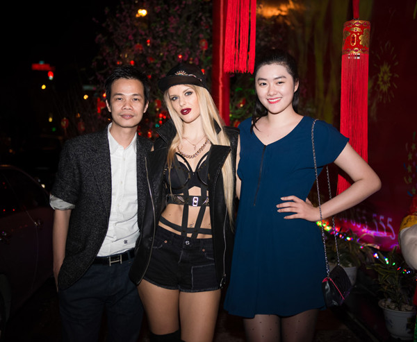 Vẻ quyến rũ khó cưỡng của nữ DJ người Ukraine ảnh 8