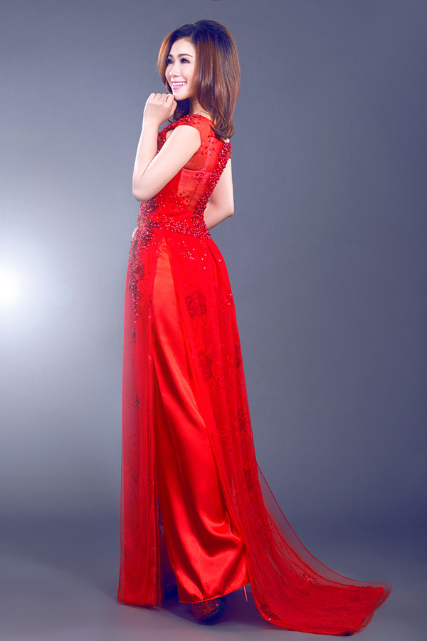 Lương Bích Hữu mặc áo dài xóa mác 'thảm họa' ảnh 2