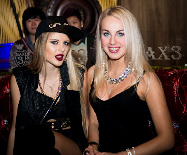 Vẻ quyến rũ khó cưỡng của nữ DJ người Ukraine ảnh 6