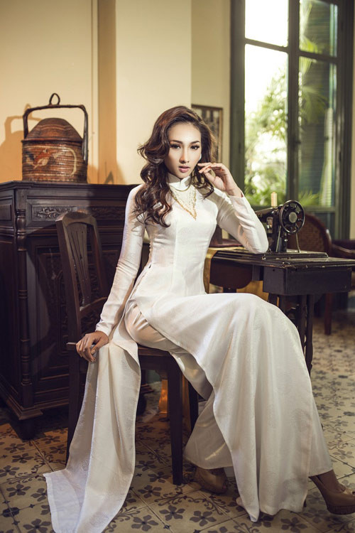 Khánh Ngọc đẹp hiện đại và gợi cảm với áo dài ảnh 4