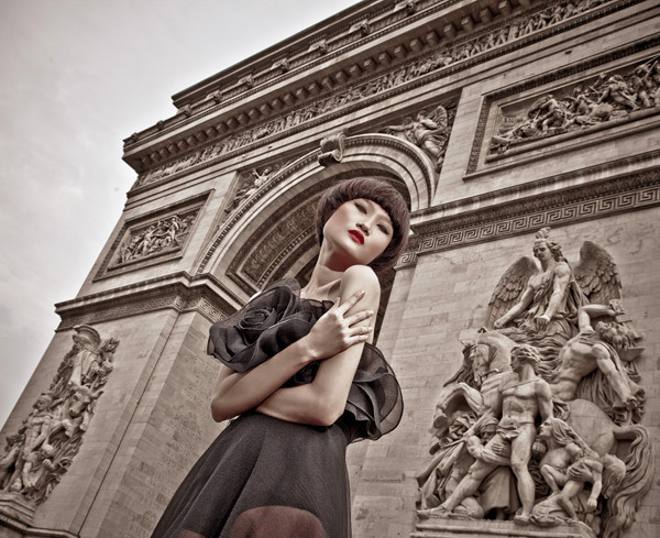 Kha Mỹ Vân hóa 'nàng Xuân' bí ẩn, quyến rũ giữa Paris ảnh 2